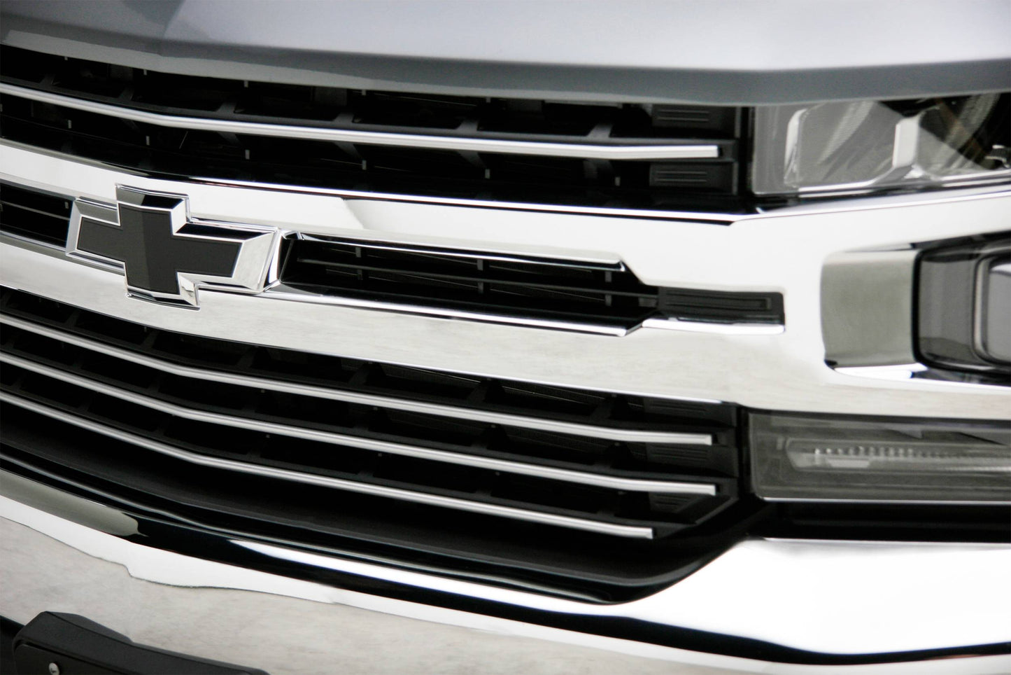 T-REX Grilles 6211236 Silver Aluminum Horizontal Round Grille Fits 2019-2022 Chevrolet Silverado 1500ÊTrail Boss Silverado 1500 RST Silverado 1500 LT