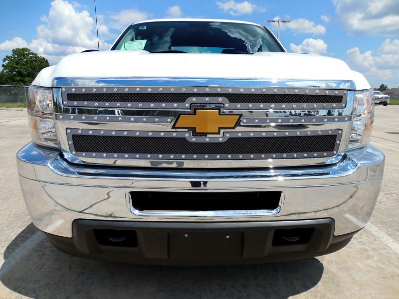 APS GR03LEA73H Main Upper Rivet Grille Fits 2011-2014 Chevy Silverado 2500 HD